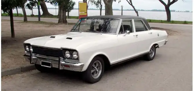 Weißer Oldtimer – beispielhaftes Ankaufsfahrzeug in Wassenberg